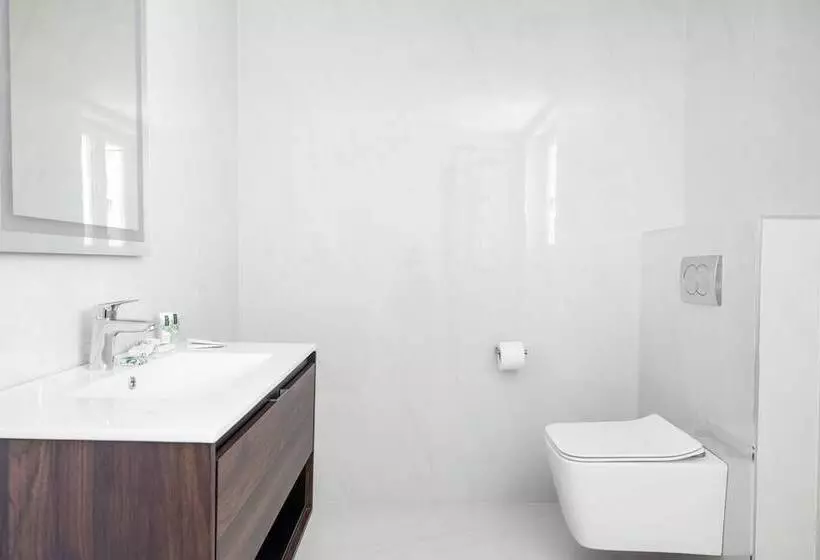 پانسیون C Est La Vie Boutik Swieqi