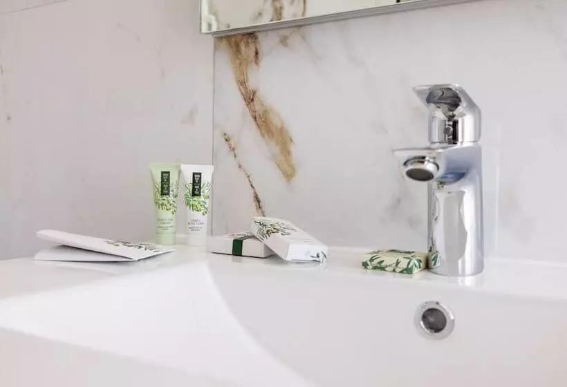 پانسیون C Est La Vie Boutik Swieqi