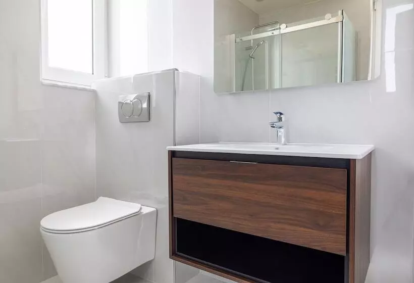 پانسیون C Est La Vie Boutik Swieqi