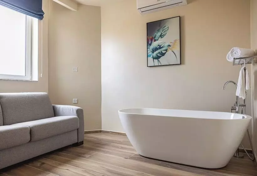 پانسیون C Est La Vie Boutik Swieqi