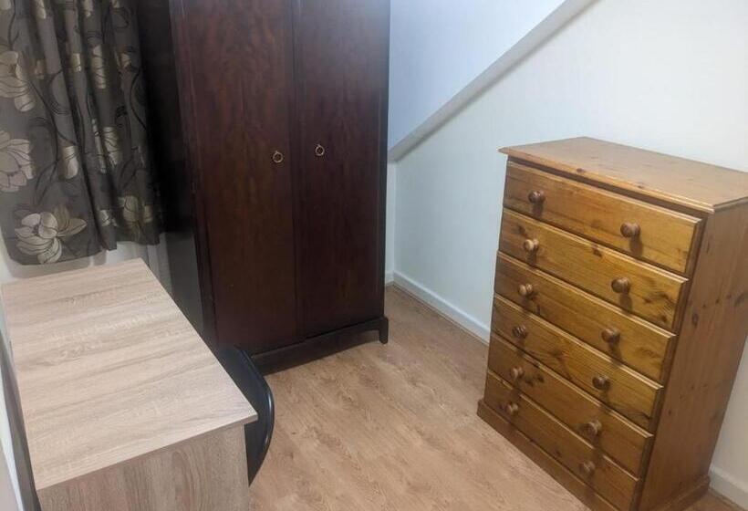 بنسيون Edgefield House