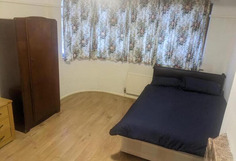 بنسيون Edgefield House