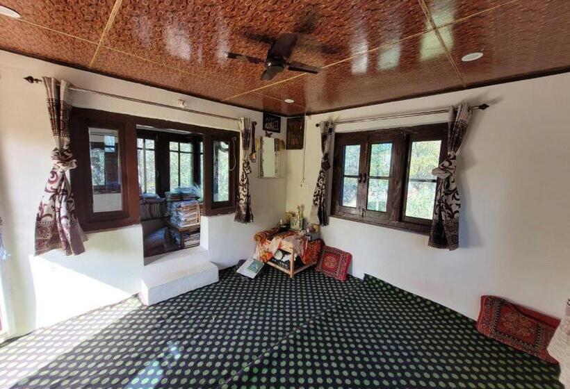 פנסיון Oyo Home Fatima S Homestay