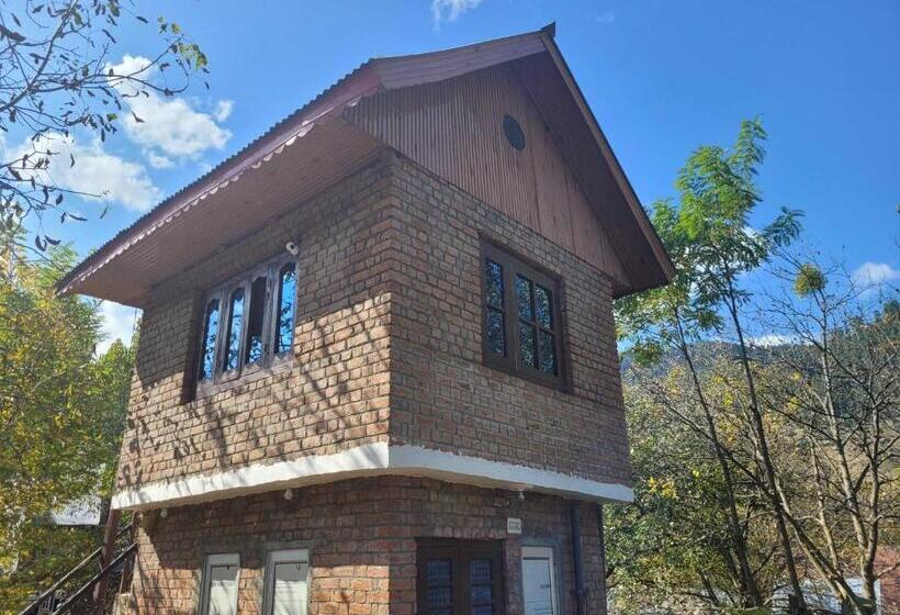 פנסיון Oyo Home Fatima S Homestay