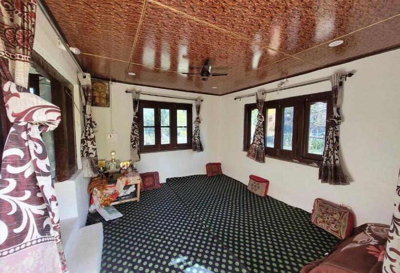 פנסיון Oyo Home Fatima S Homestay