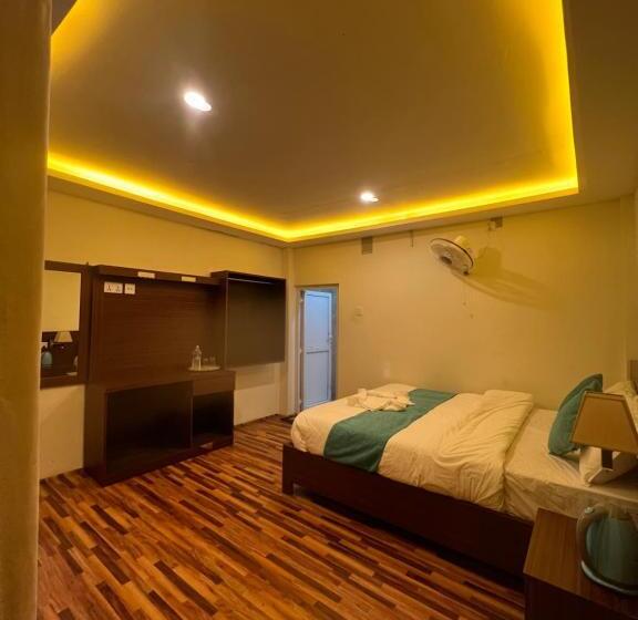 River Bank Eco Resort