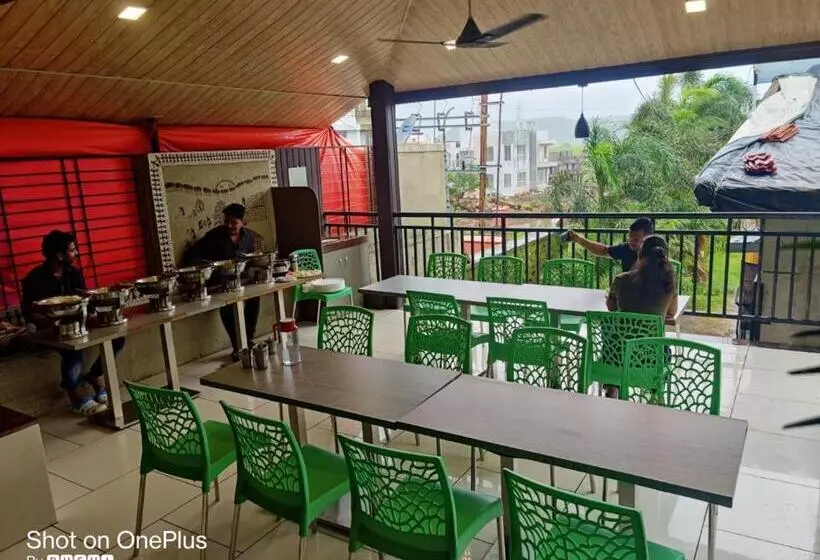 Shrubbery Palms Resort