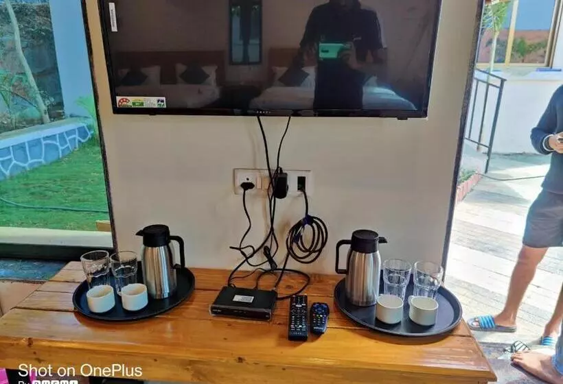 Shrubbery Palms Resort