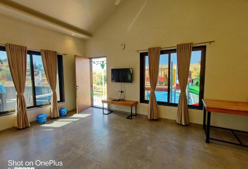 Shrubbery Palms Resort