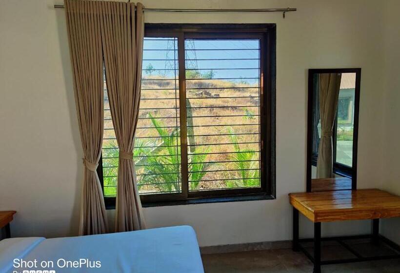 Shrubbery Palms Resort