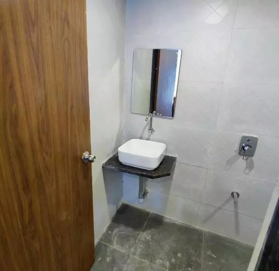 Shrubbery Palms Resort