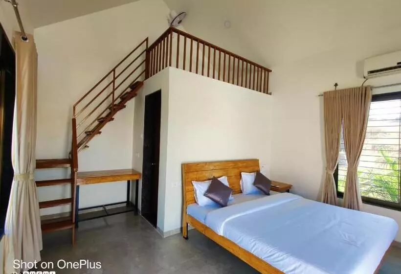 Shrubbery Palms Resort