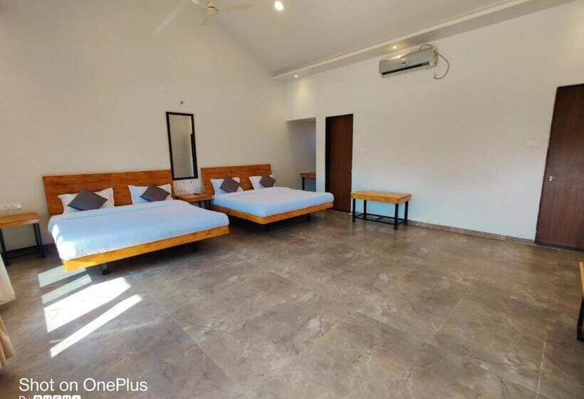 Shrubbery Palms Resort