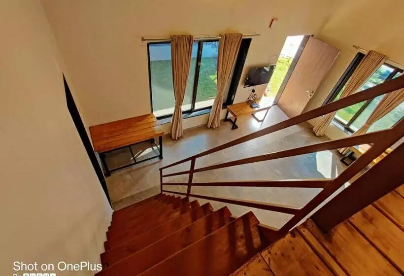 Shrubbery Palms Resort