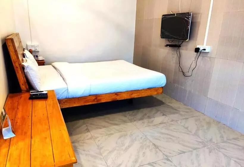 Shrubbery Palms Resort