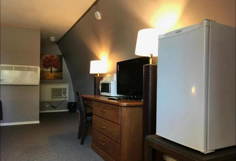 The Little Chalet Motel