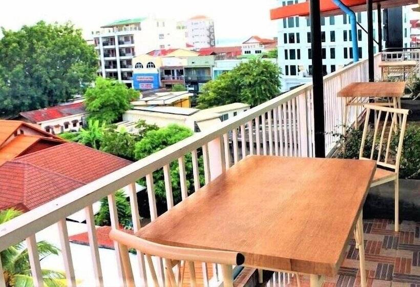 Champion Hotel & Pub