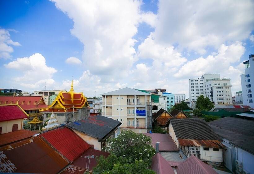 Champion Hotel & Pub