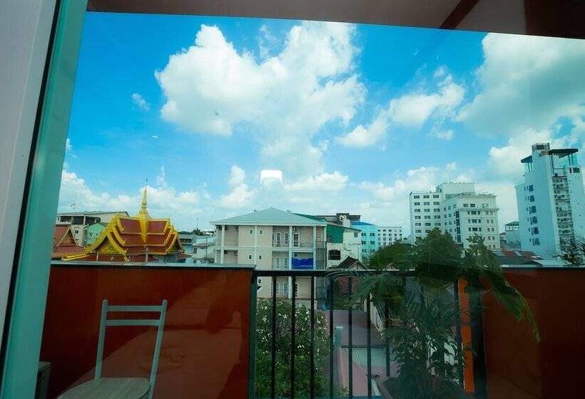 Champion Hotel & Pub