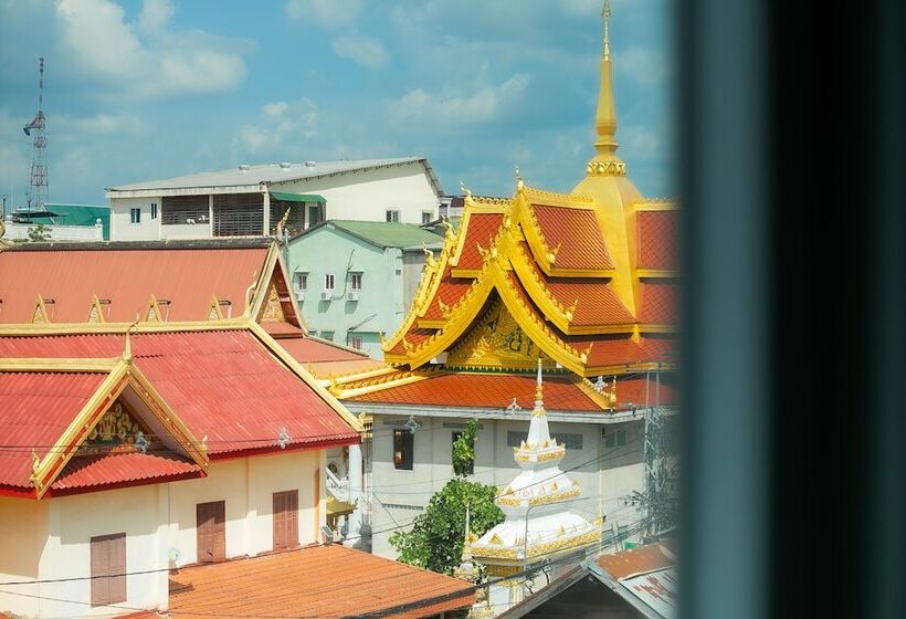 Champion Hotel & Pub