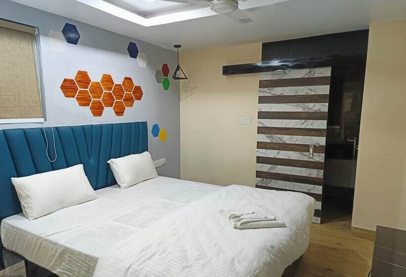 Отель Goroomgo Santosh Inn Puri