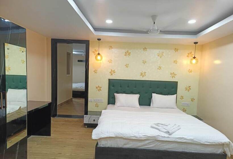 Отель Goroomgo Santosh Inn Puri