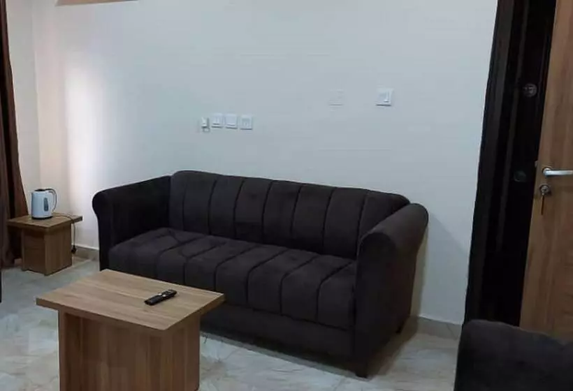 هتل Hassan Sunmonu Court