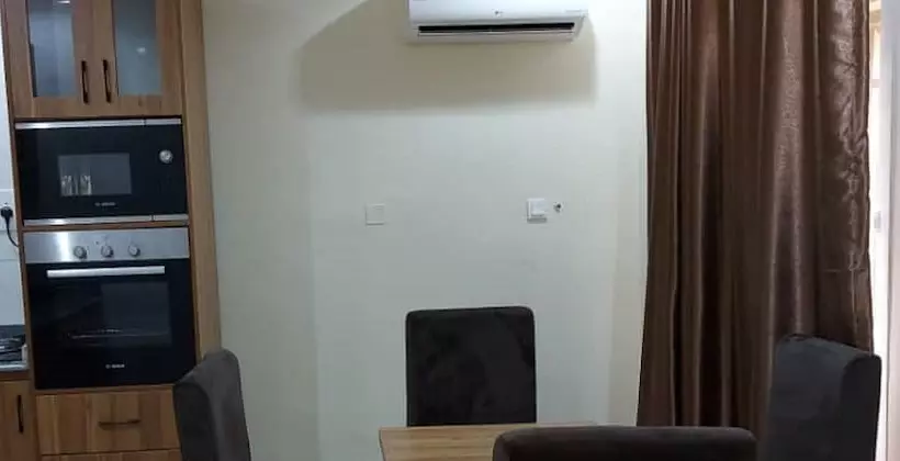 هتل Hassan Sunmonu Court