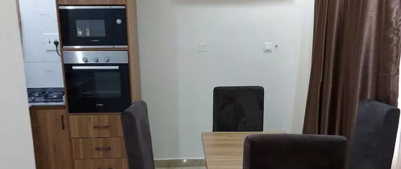 هتل Hassan Sunmonu Court