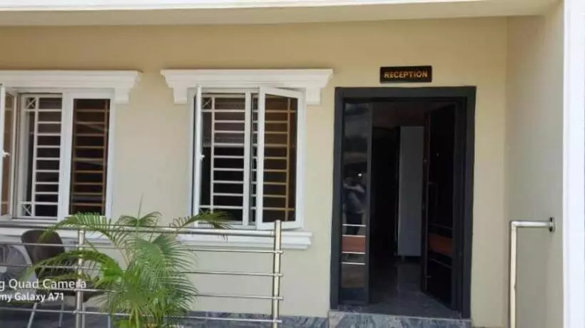 هتل Hassan Sunmonu Court
