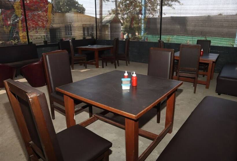 Hotel Iroomz Spot Valley