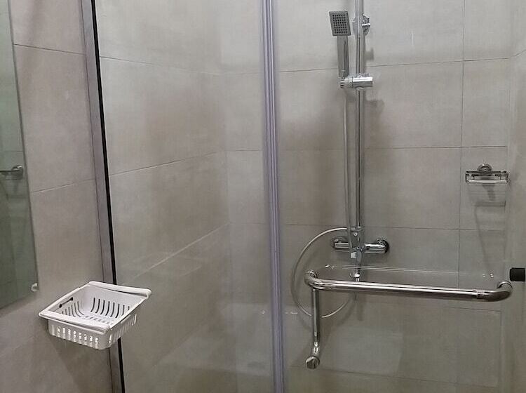 هتل Mitos Luxury Suites