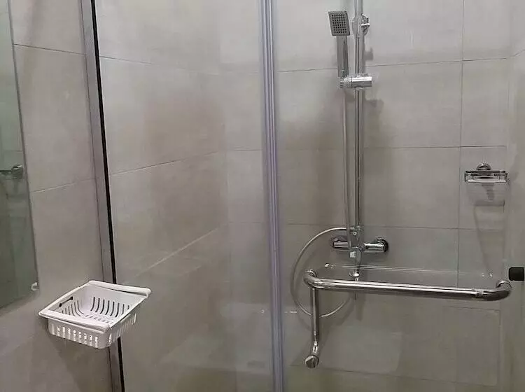 هتل Mitos Luxury Suites