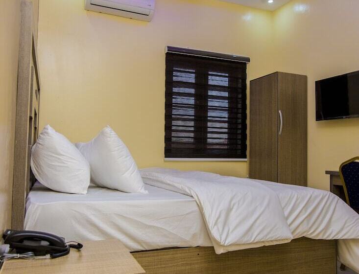 هتل Mitos Luxury Suites