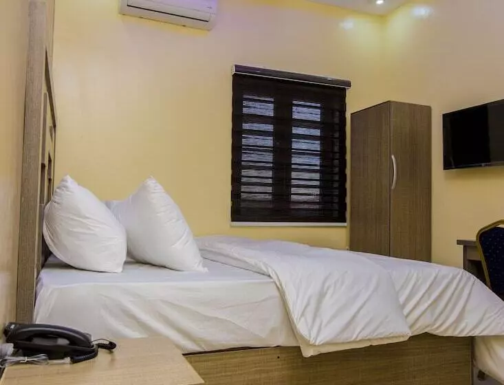 هتل Mitos Luxury Suites