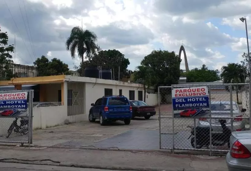 ホテル & Restaurante Flamboyan Higuey