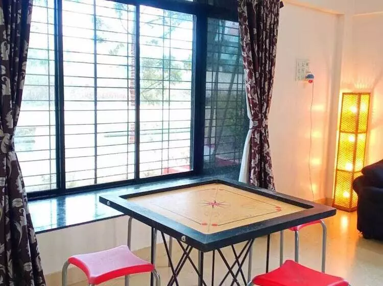 ホテル Serene Lake Castle