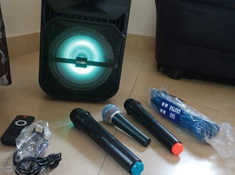 Отель Serene Lake Castle