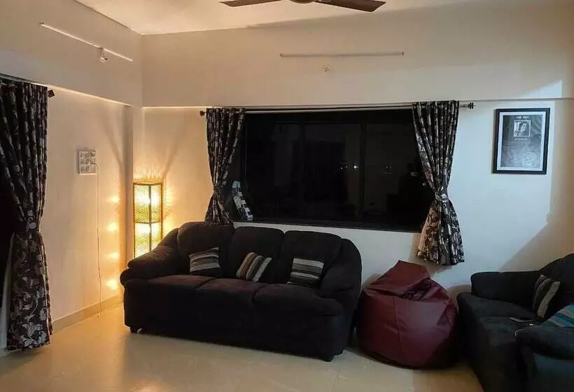 ホテル Serene Lake Castle