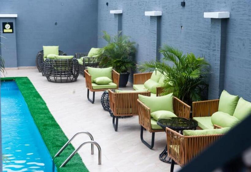 هتل The Grosvenor Suites Gwarinpa Abuja