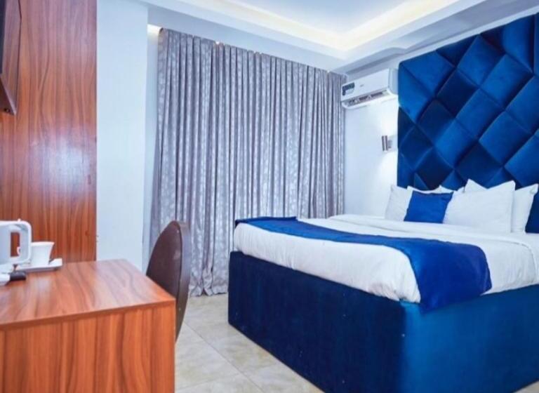 هتل The Grosvenor Suites Gwarinpa Abuja