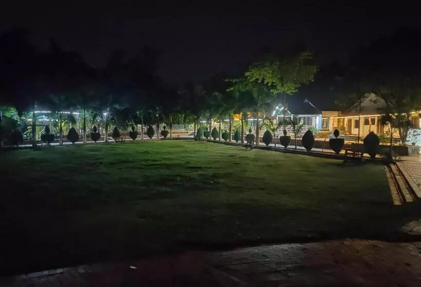 ホテル Vrindavan Gopala Resort