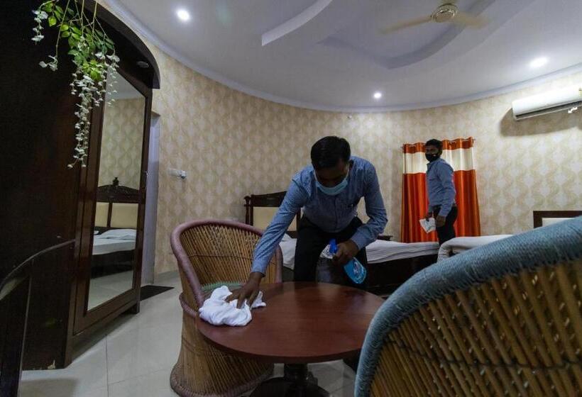 Отель Vrindavan Gopala Resort