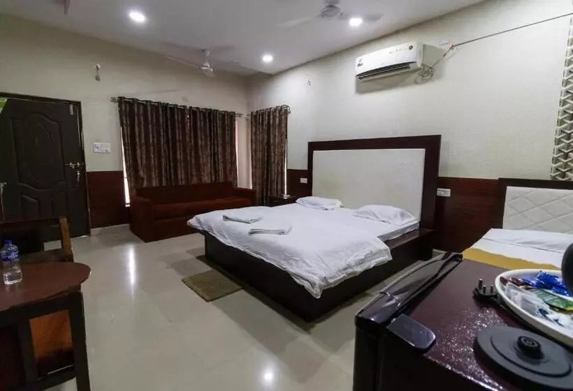 ホテル Vrindavan Gopala Resort