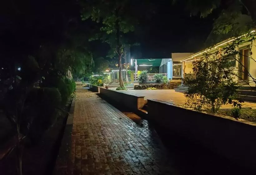ホテル Vrindavan Gopala Resort