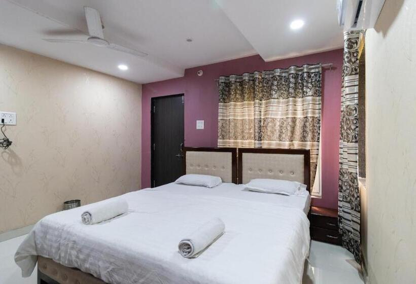 Отель Vrindavan Gopala Resort
