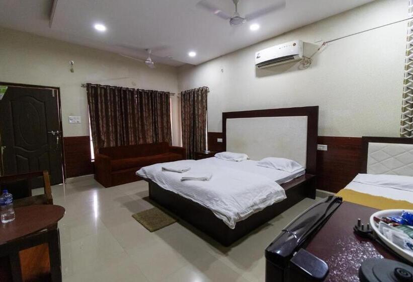 Отель Vrindavan Gopala Resort