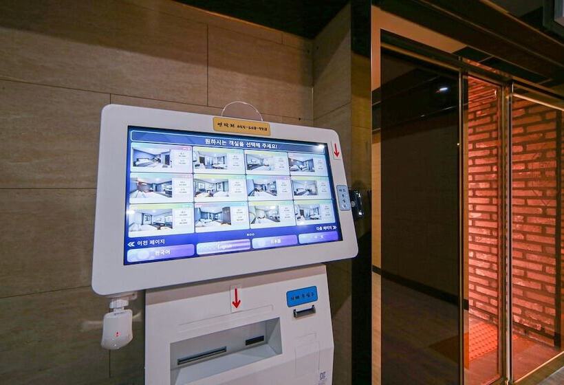 فندق على الطريق Tongyeong Unique Hotel The View