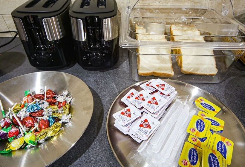 فندق على الطريق Tongyeong Unique Hotel The View