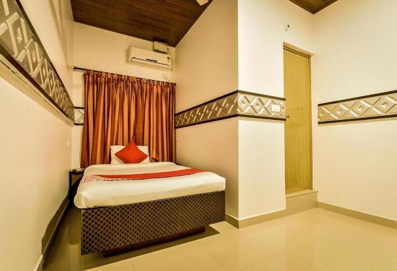 Oyo Flagship 19587 Hotel Gago